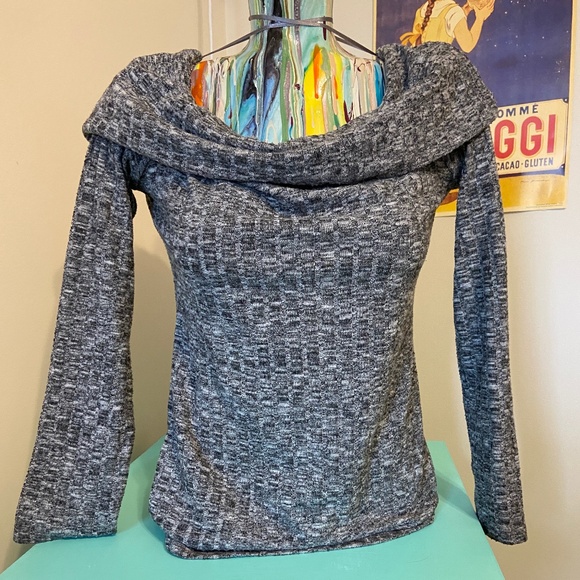 Guess Off-shoulder Grey Sweater - Picture 1 of 4